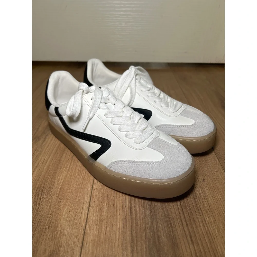 Steve‎ Madden White Black Retro Low Top Sneakers Women's Size 6.5 Gum Sole